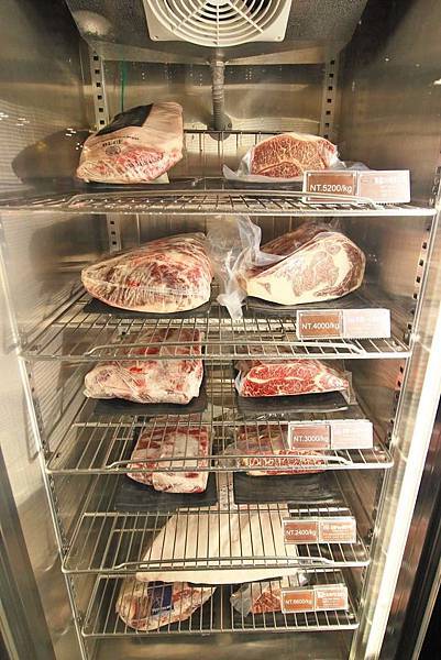 【台北美食】問鼎麻辣鍋養生鍋-吃的到令人回味無窮的美國冷藏肋眼麻辣火鍋店