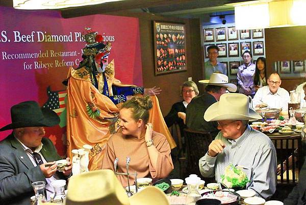 【台北美食】問鼎麻辣鍋養生鍋-吃的到令人回味無窮的美國冷藏肋眼麻辣火鍋店