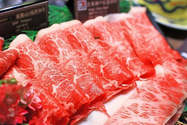 【台北美食】問鼎麻辣鍋養生鍋-吃的到令人回味無窮的美國冷藏肋眼麻辣火鍋店