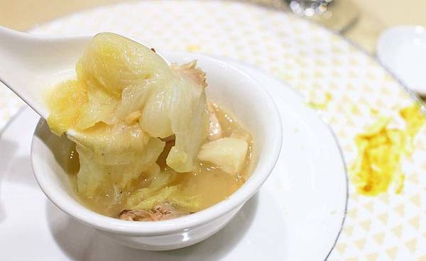 【內湖美食】88號樂章婚宴會館-有如花海般夢幻的婚宴場地，令人著迷的環境氛圍