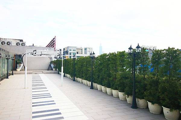 【內湖美食】88號樂章婚宴會館-有如花海般夢幻的婚宴場地，令人著迷的環境氛圍