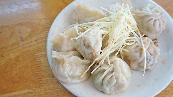 【台北美食】齒留香小籠包-皮薄餡多的美味小籠包