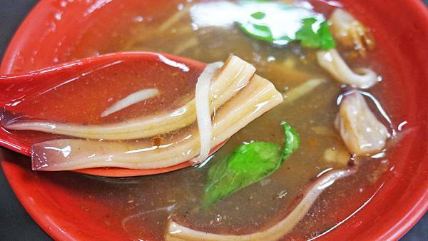 【台北美食】欣欣大眾魷魚羹-超過40年老字號美食小吃店