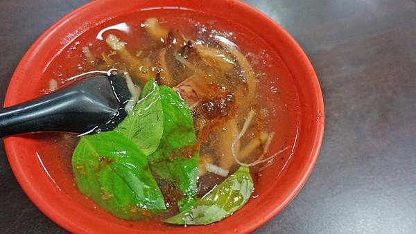 【台北美食】欣欣大眾魷魚羹-超過40年老字號美食小吃店 【台北美食】欣欣大眾魷魚羹-超過40年老字號美食小吃店