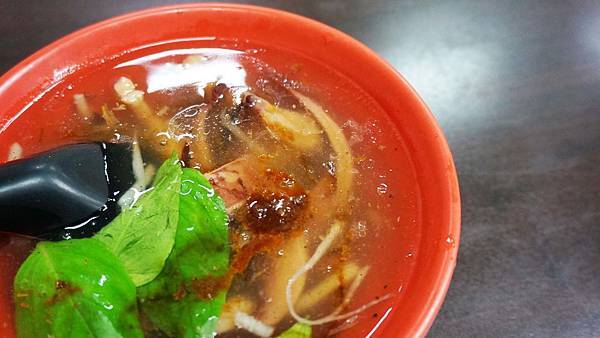 【台北美食】欣欣大眾魷魚羹-超過40年老字號美食小吃店