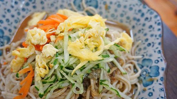 【台北美食】三郎皮蛋涼麵-別的地方吃不到的皮蛋口味特製涼麵