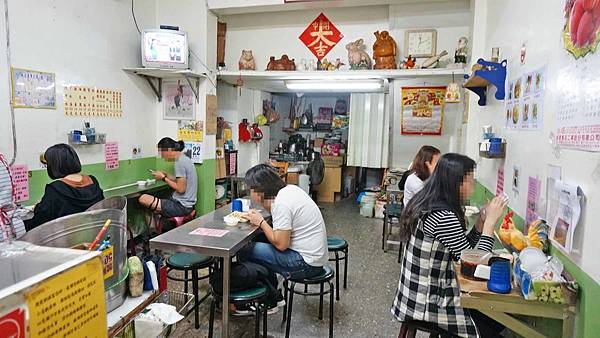 【台北美食】勇伯好吃土雞肉專賣店-美味又迷人的雞油飯