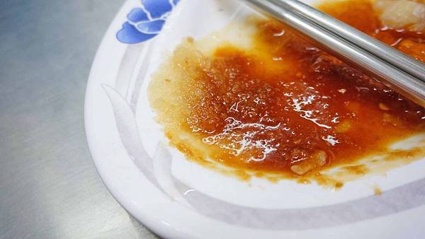 【台北美食】同心大腸蚵仔麵線-炸到裡外都是酥脆的美味臭豆腐