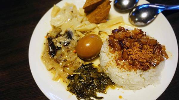 【台北美食】五分埔魯肉飯-五分埔裡最強必吃美食小吃店 【台北美食】五分埔魯肉飯-五分埔裡最強必吃美食小吃店