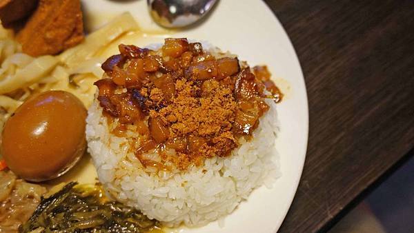 【台北美食】五分埔魯肉飯-五分埔裡最強必吃美食小吃店