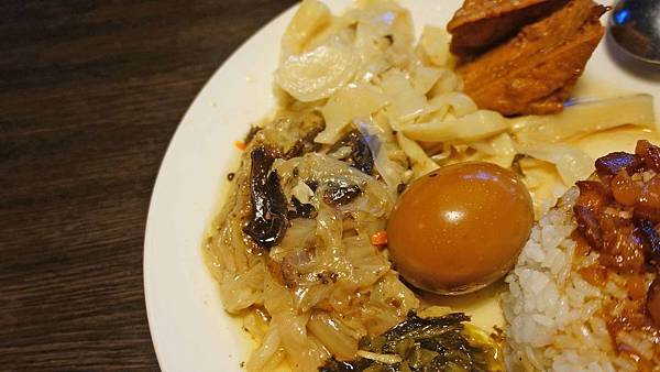 【台北美食】五分埔魯肉飯-五分埔裡最強必吃美食小吃店