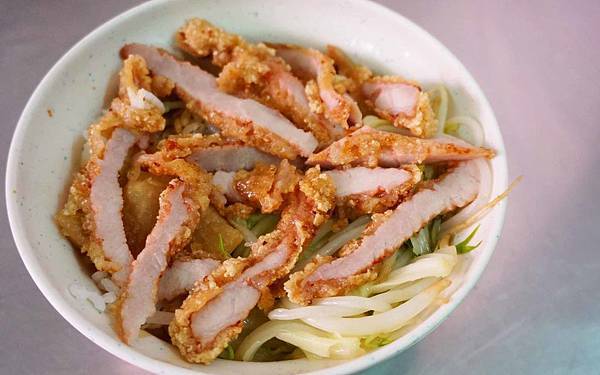 【台北美食】阿吉小吃店-熱鬧商圈裡的美味小吃店 【台北美食】阿吉小吃店-熱鬧商圈裡的美味小吃店