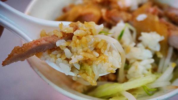 【台北美食】阿吉小吃店-熱鬧商圈裡的美味小吃店 【台北美食】阿吉小吃店-熱鬧商圈裡的美味小吃店