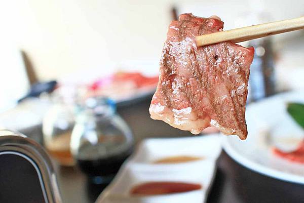 【沖繩美食】燒肉美菈-沖繩必吃在地特色食材！高檔石垣和牛與阿古豬的美味燒肉店