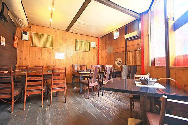 【沖繩美食】阿古豬隱家 萬座店-多種吃法！油花大理石般的石垣和牛與多種部位阿古豬火鍋店