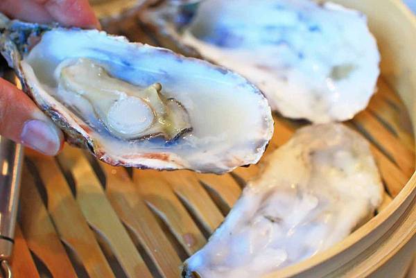 【沖繩美食】阿古豬隱家 萬座店-多種吃法！油花大理石般的石垣和牛與多種部位阿古豬火鍋店