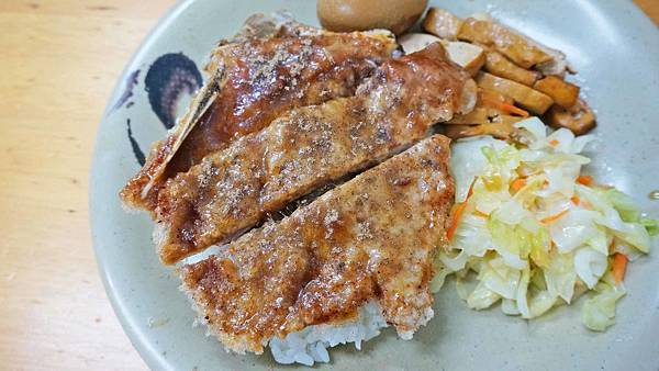 【台北美食】曹記溫州大餛飩-讓人吃了都讚不絕口的60年老字號排骨飯