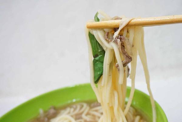 【台北美食】阿花魷魚羹 羊肉羹-隱身在狹小巷弄裡的35年老店