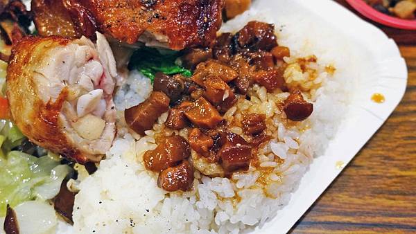 【台北美食】黑滷魯肉飯-令人著迷的美味滷肉飯