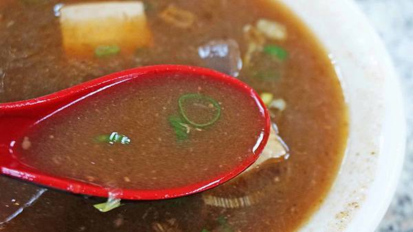 【台北美食】小林麵館-讓人銷魂無比美味的湯頭