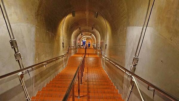 【沖繩景點】沖繩世界文化王國・玉泉洞-長綿數公里的鐘乳石山洞與琉球風景景點