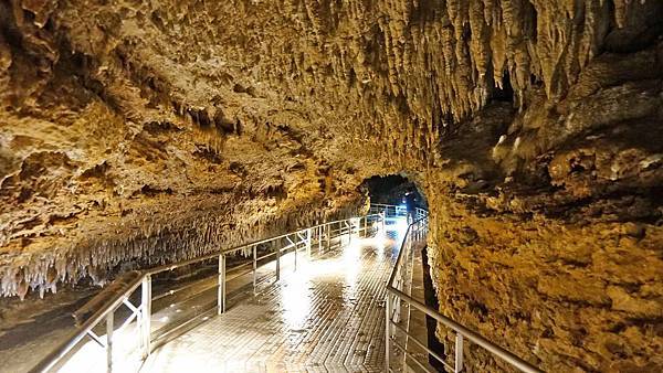 【沖繩景點】沖繩世界文化王國・玉泉洞-長綿數公里的鐘乳石山洞與琉球風景景點