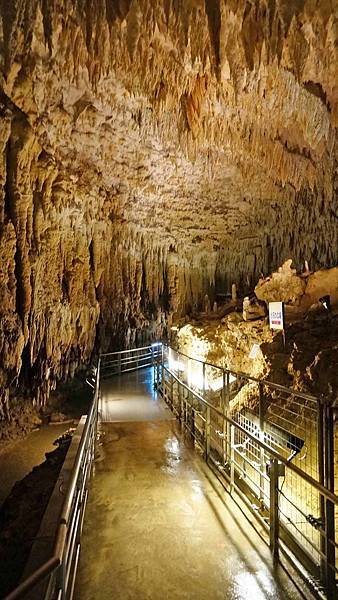 【沖繩景點】沖繩世界文化王國・玉泉洞-長綿數公里的鐘乳石山洞與琉球風景景點