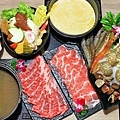 【新莊美食】なべNabe日式火鍋.燒烤-手臂般巨大明蝦及比臉大三倍帝王蟹火鍋店