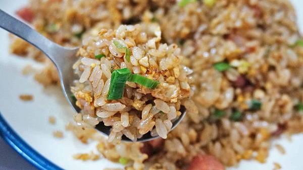 【台北美食】和園川味小吃-中午用餐時間必定會爆滿的美味炒飯