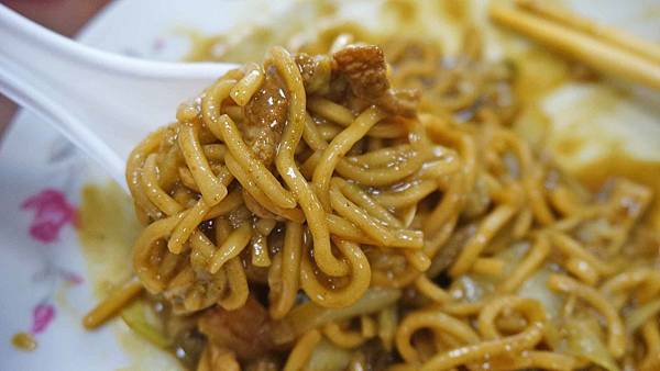 【台北美食】基隆麵食館-吃了會讓你讚不絕口的咖哩炒麵 【台北美食】基隆麵食館-吃了會讓你讚不絕口的咖哩炒麵