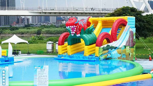 2019新月水道節，免門票讓你免費玩大型水上遊樂設施及超高樓層滑水道