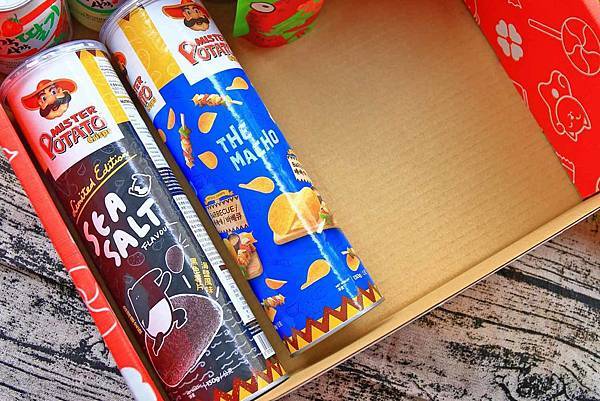 【宅配零食】寶貝女孩箱-超過十種不同口味異國零食、餅乾大集合！還有機會獲得賓士、馬爾地夫、沙巴豪華旅遊、GOGORO等大獎哦！