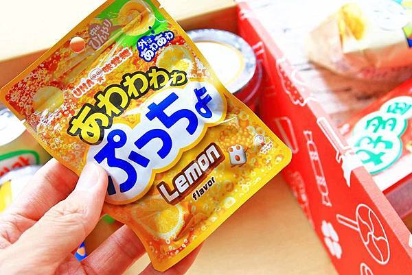 【宅配零食】寶貝女孩箱-超過十種不同口味異國零食、餅乾大集合！還有機會獲得賓士、馬爾地夫、沙巴豪華旅遊、GOGORO等大獎哦！