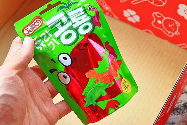 【宅配零食】寶貝女孩箱-超過十種不同口味異國零食、餅乾大集合！還有機會獲得賓士、馬爾地夫、沙巴豪華旅遊、GOGORO等大獎哦！