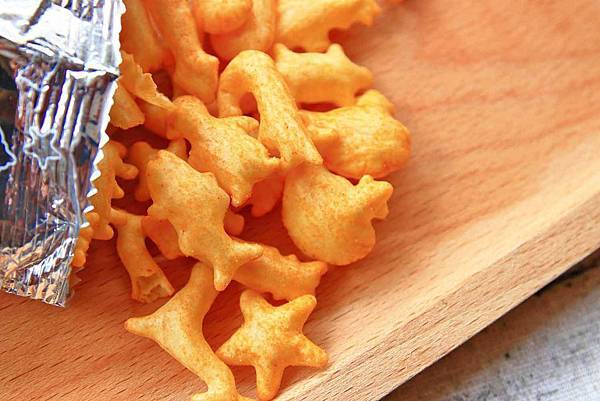 【宅配零食】寶貝女孩箱-超過十種不同口味異國零食、餅乾大集合！還有機會獲得賓士、馬爾地夫、沙巴豪華旅遊、GOGORO等大獎哦！