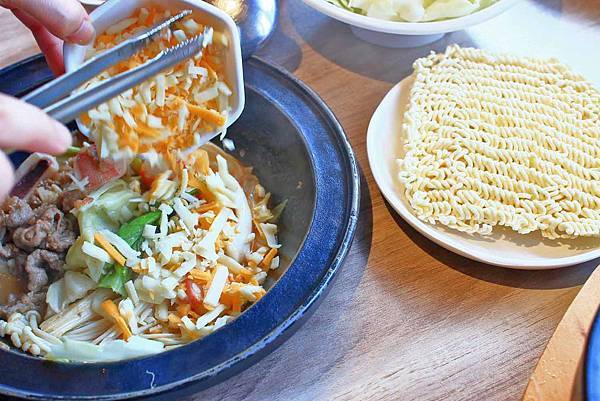 【桃園美食】劉震川日韓大食館-火烤兩吃、韓式炸雞等多種韓式美食讓你一次滿足