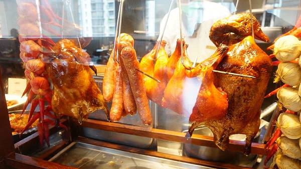 【台北美食】漢來海港餐廳-鵝肝、魚子醬、牛排、港式料理、日式料理、義大利麵、甜點等超多樣食材無限量吃到飽