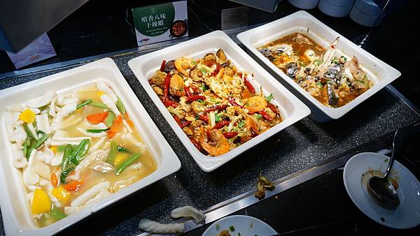 【台北美食】漢來海港餐廳-鵝肝、魚子醬、牛排、港式料理、日式料理、義大利麵、甜點等超多樣食材無限量吃到飽