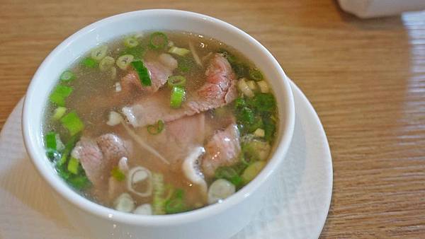 【台北美食】漢來海港餐廳-鵝肝、魚子醬、牛排、港式料理、日式料理、義大利麵、甜點等超多樣食材無限量吃到飽