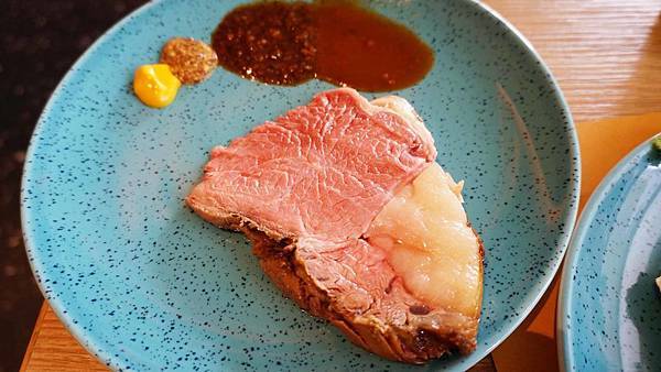 【台北美食】漢來海港餐廳-鵝肝、魚子醬、牛排、港式料理、日式料理、義大利麵、甜點等超多樣食材無限量吃到飽