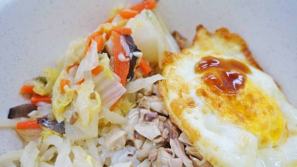 【板橋美食】程記美食-CP值爆表!超便宜銅板價格，附近學生才知道的店家