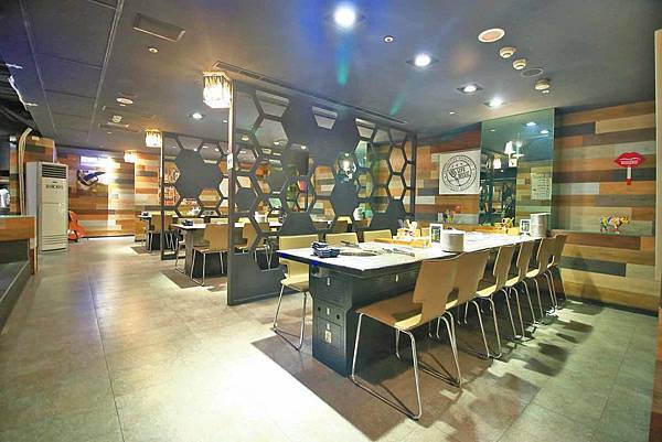 【台北美食】好客海鮮炭火燒肉-厚切牛舌、牛小排、橫膈膜等超過２００樣食材無限量吃到飽