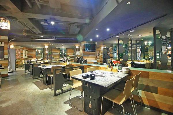 【台北美食】好客海鮮炭火燒肉-厚切牛舌、牛小排、橫膈膜等超過２００樣食材無限量吃到飽