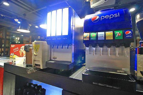 【台北美食】好客海鮮炭火燒肉-厚切牛舌、牛小排、橫膈膜等超過２００樣食材無限量吃到飽