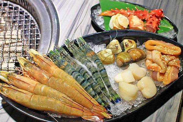 【台北美食】好客海鮮炭火燒肉-厚切牛舌、牛小排、橫膈膜等超過２００樣食材無限量吃到飽