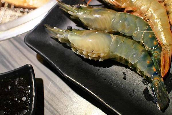 【台北美食】好客海鮮炭火燒肉-厚切牛舌、牛小排、橫膈膜等超過２００樣食材無限量吃到飽