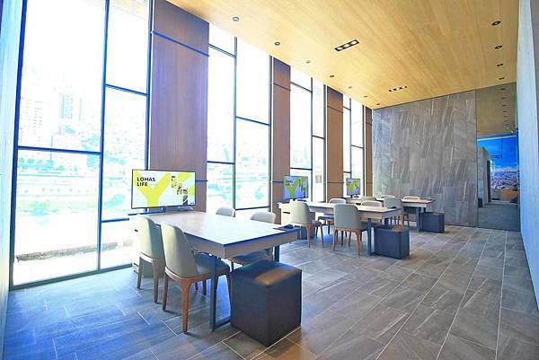 【中和建案】中河棧-中和捷運600米，樓下即是超商、全聯，臨近大潤發、迪卡儂超方便生活機能捷運宅