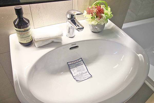 【中和建案】中河棧-中和捷運600米，樓下即是超商、全聯，臨近大潤發、迪卡儂超方便生活機能捷運宅