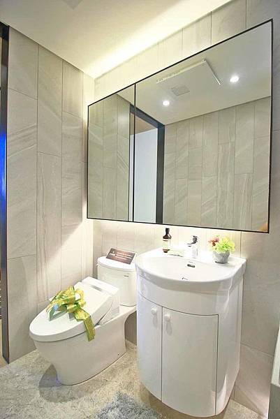 【中和建案】中河棧-中和捷運600米，樓下即是超商、全聯，臨近大潤發、迪卡儂超方便生活機能捷運宅