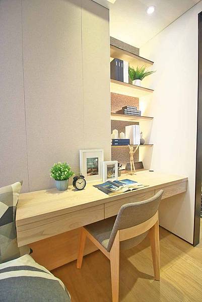 【中和建案】中河棧-中和捷運600米，樓下即是超商、全聯，臨近大潤發、迪卡儂超方便生活機能捷運宅